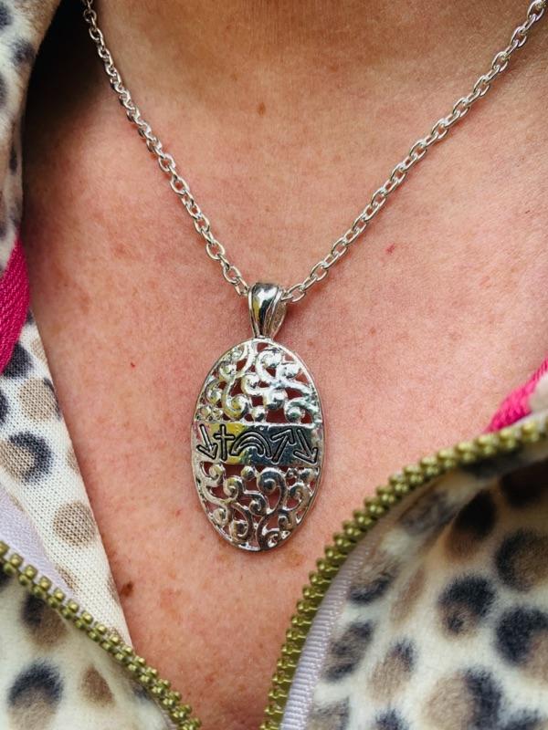 Witness Collection - Oval Necklace